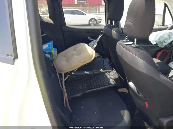 ZACNJDC18PPP12658 2023 JEEP RENEGADE - Image 8