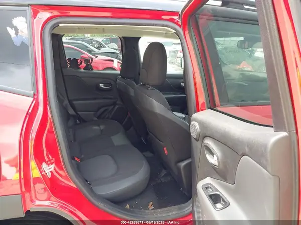 ZACNJDC18PPP61388 2023 JEEP RENEGADE - Image 8