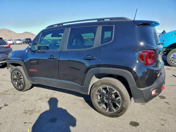 ZACNJDC18PPP62007 2023 JEEP RENEGADE - Image 2