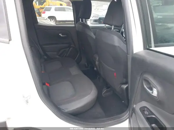 ZACNJDC19MPM33070 2021 JEEP RENEGADE - Image 8