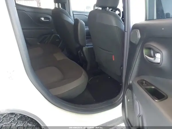 ZACNJDC19MPM95715 2021 JEEP RENEGADE - Image 8