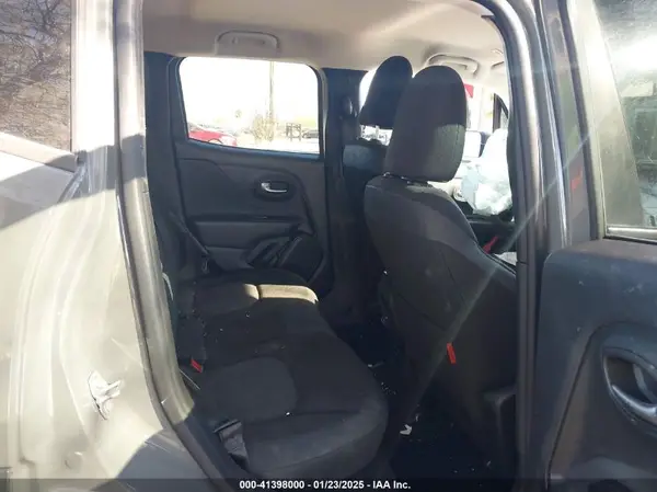 ZACNJDC19MPN25411 2021 JEEP RENEGADE - Image 8