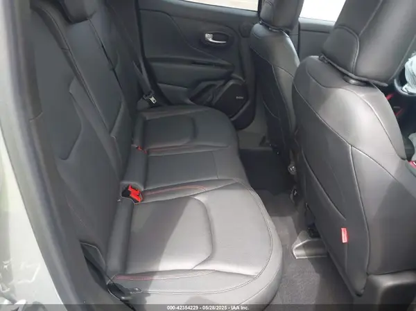 ZACNJDC19MPN29653 2021 JEEP RENEGADE - Image 8