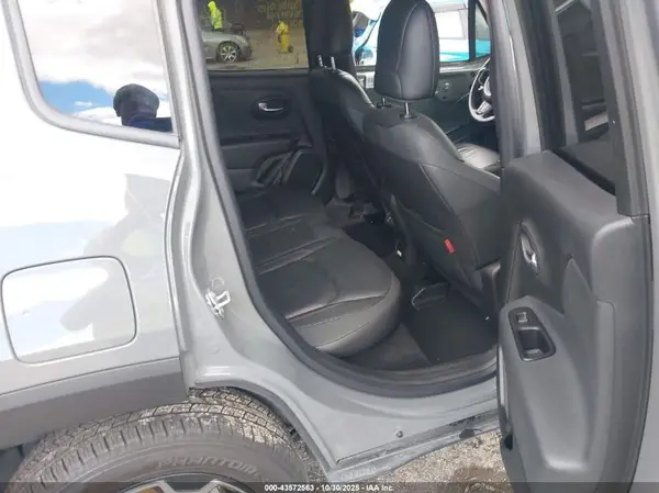 ZACNJDC19NPN46986 2022 JEEP RENEGADE - Image 8