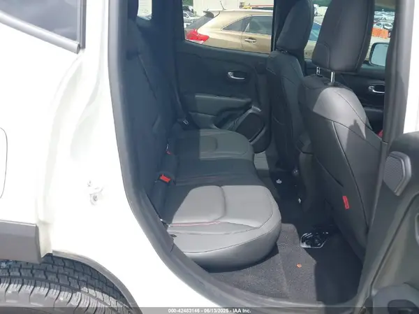 ZACNJDC19NPN80667 2022 JEEP RENEGADE - Image 8