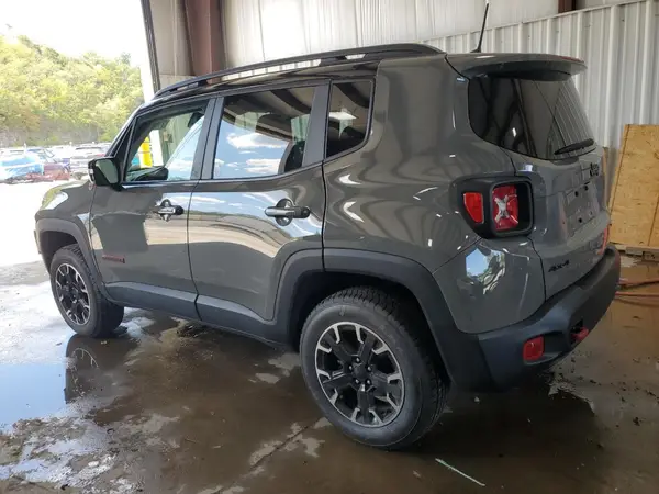 ZACNJDC19PPP21725 2023 JEEP RENEGADE - Image 2