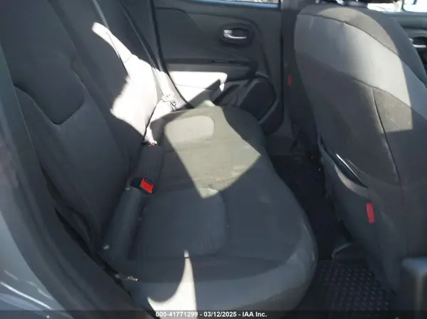 ZACNJDC19PPP27959 2023 JEEP RENEGADE - Image 8