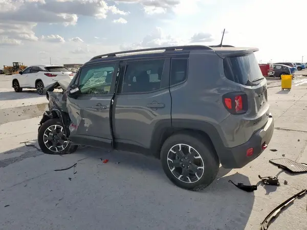 ZACNJDC19PPP39268 2023 JEEP RENEGADE - Image 2