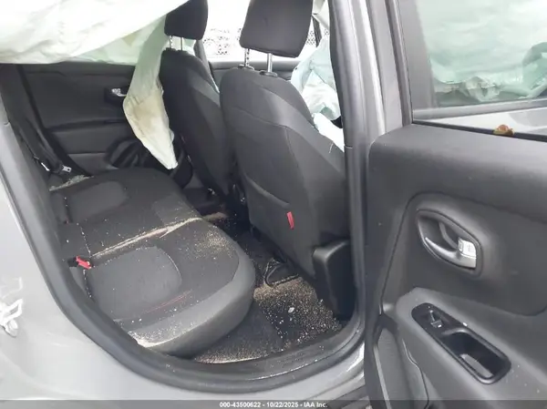 ZACNJDC1XMPM24409 2021 JEEP RENEGADE - Image 8