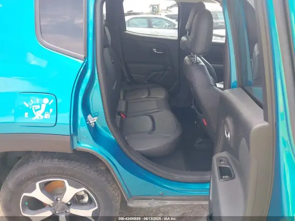 ZACNJDC1XNPN66485 2022 JEEP RENEGADE - Image 8