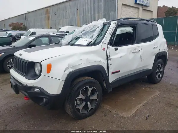 ZACNJDC1XNPN69967 2022 JEEP RENEGADE - Image 2
