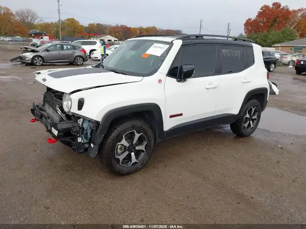 ZACNJDC1XNPN70052 2022 JEEP RENEGADE - Image 2
