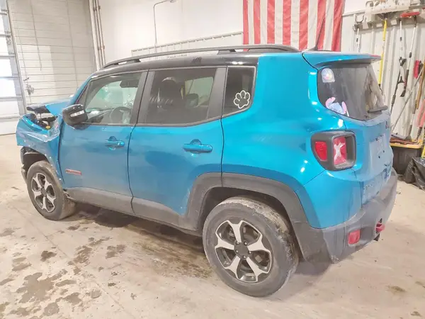 ZACNJDC1XNPN82170 2022 JEEP RENEGADE - Image 2