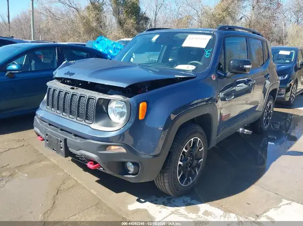 ZACNJDC1XPPP72277 2023 JEEP RENEGADE - Image 2