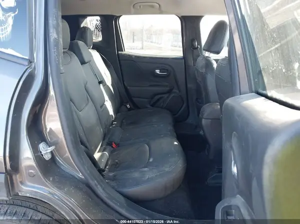 ZACNJDD10MPM26023 2021 JEEP RENEGADE - Image 8