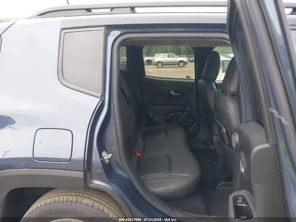 ZACNJDD10MPM55702 2021 JEEP RENEGADE - Image 8