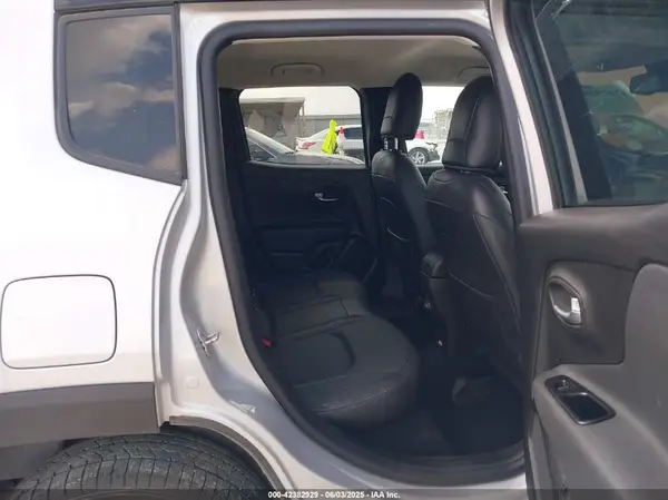 ZACNJDD10MPN29300 2021 JEEP RENEGADE - Image 8