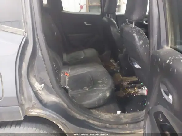 ZACNJDD10PPP21711 2023 JEEP RENEGADE - Image 8