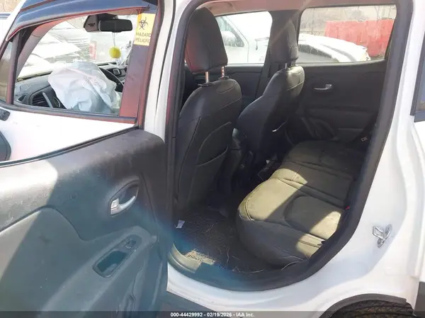 ZACNJDD11PPP13553 2023 JEEP RENEGADE - Image 8