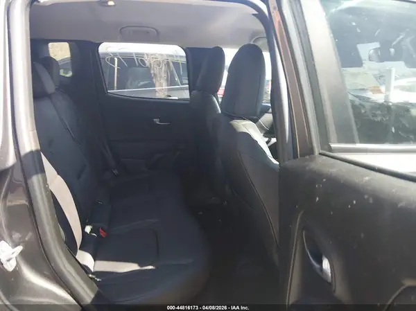 ZACNJDD12MPM25083 2021 JEEP RENEGADE - Image 8