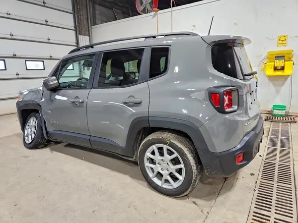 ZACNJDD12MPN28696 2021 JEEP RENEGADE - Image 2