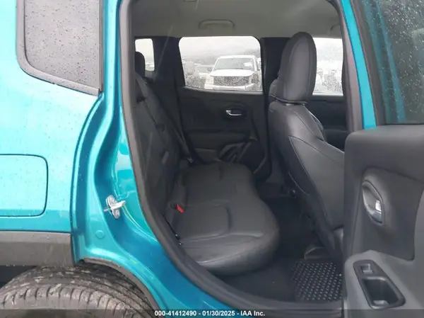 ZACNJDD12NPN89306 2022 JEEP RENEGADE - Image 8