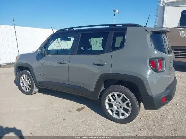 2021 JEEP RENEGADE auction photo 6