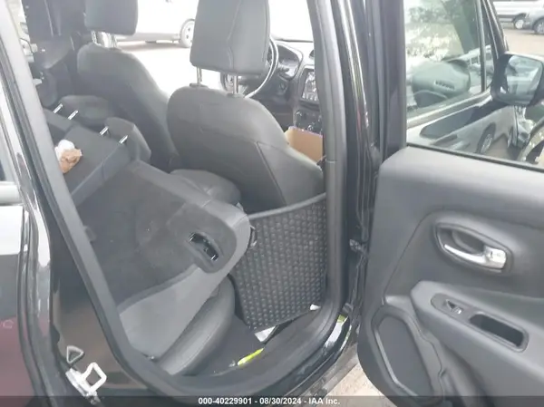 ZACNJDD14NPN46148 2022 JEEP RENEGADE - Image 8
