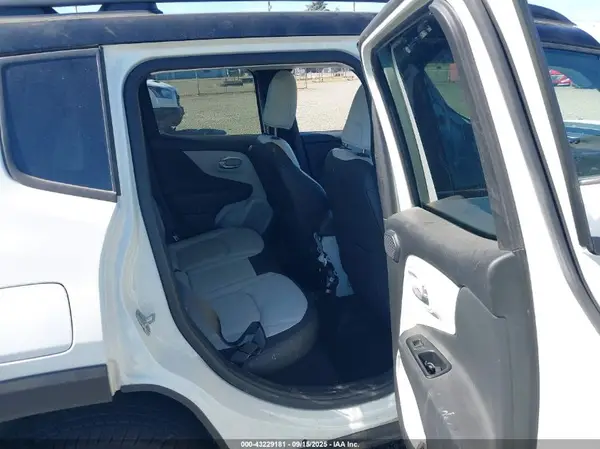 ZACNJDD14NPN59532 2022 JEEP RENEGADE - Image 8