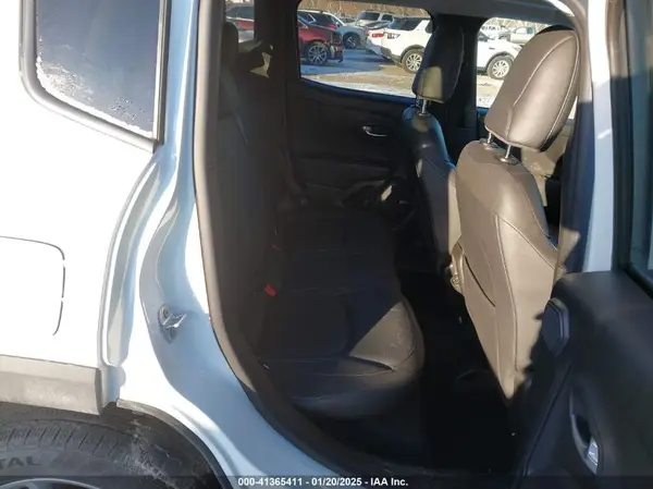 ZACNJDD15MPM23814 2021 JEEP RENEGADE - Image 8