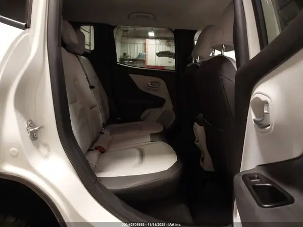 ZACNJDD15MPM63990 2021 JEEP RENEGADE - Image 8