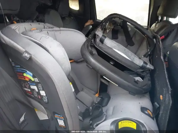 ZACNJDD17MPM68771 2021 JEEP RENEGADE - Image 8