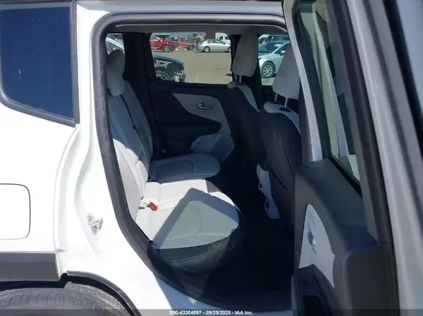 ZACNJDD17NPN99006 2022 JEEP RENEGADE - Image 8