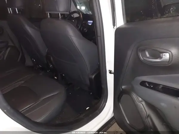 ZACNJDD18MPM40364 2021 JEEP RENEGADE - Image 8