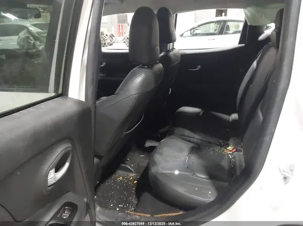 ZACNJDD18PPP11170 2023 JEEP RENEGADE - Image 8