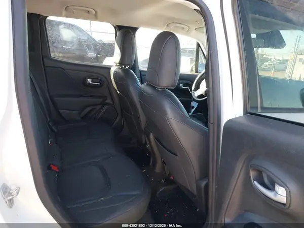 ZACNJDD18PPP17664 2023 JEEP RENEGADE - Image 8