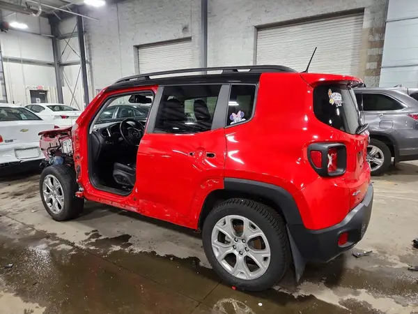 ZACNJDD1XNPN63035 2022 JEEP RENEGADE - Image 2