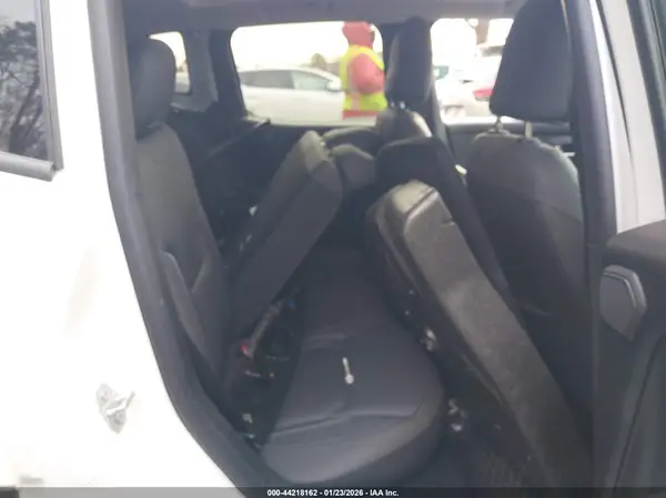 ZACNJDD1XPPP15639 2023 JEEP RENEGADE - Image 8