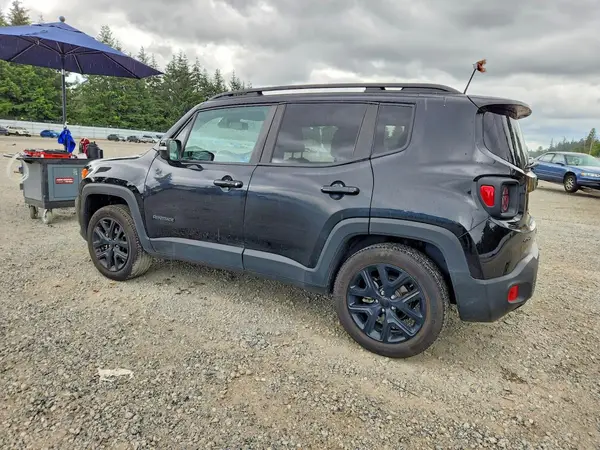 ZACNJDE10NPN52415 2022 JEEP RENEGADE - Image 2