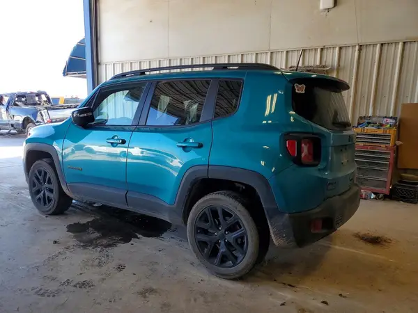 ZACNJDE10NPN77590 2022 JEEP RENEGADE - Image 2