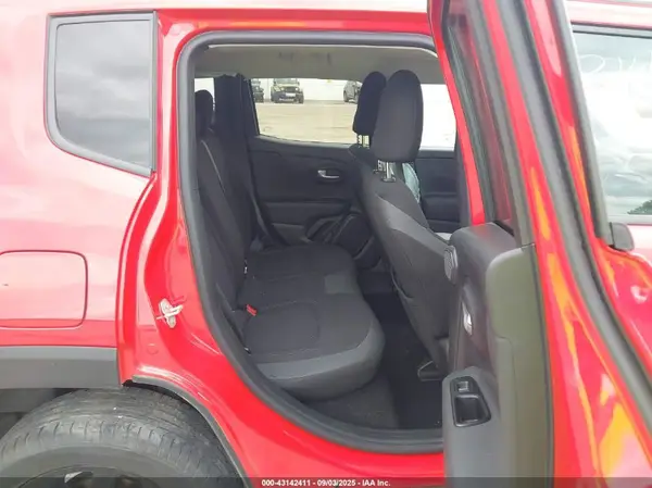 ZACNJDE10PPP10111 2023 JEEP RENEGADE - Image 8