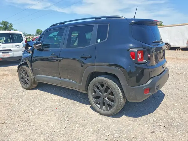 ZACNJDE10PPP17916 2023 JEEP RENEGADE - Image 2