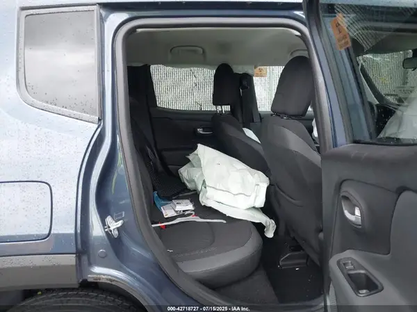 ZACNJDE10PPP22369 2023 JEEP RENEGADE - Image 8