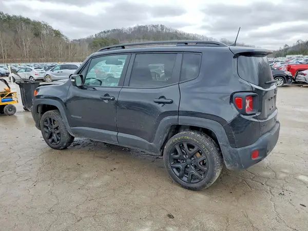ZACNJDE11NPN56649 2022 JEEP RENEGADE - Image 2