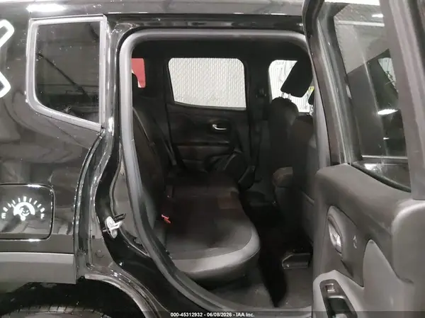 ZACNJDE11NPN67389 2022 JEEP RENEGADE - Image 8