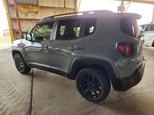 ZACNJDE12NPN71743 2022 JEEP RENEGADE - Image 2