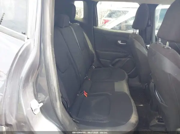 ZACNJDE12PPP10580 2023 JEEP RENEGADE - Image 8