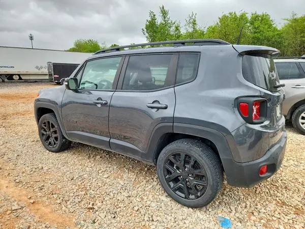 ZACNJDE12PPP21014 2023 JEEP RENEGADE - Image 2
