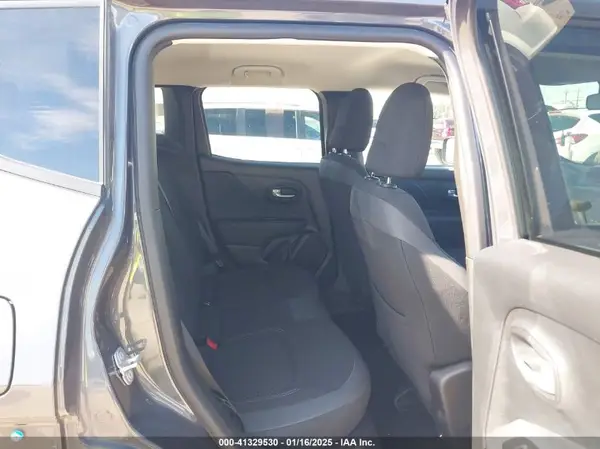 ZACNJDE12PPP33034 2023 JEEP RENEGADE - Image 8