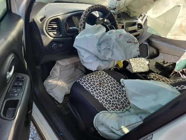 ZACNJDE12PPP40033 2023 JEEP RENEGADE - Image 8